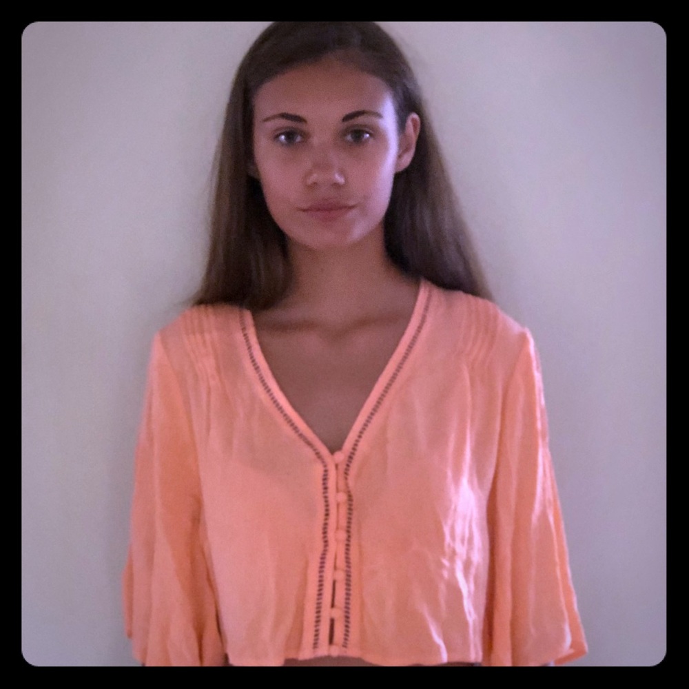 Medium - Coral 3/4 Sleeve Crop Top